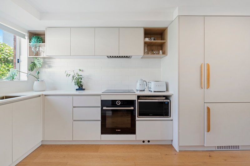 Photo - 4/78 Petrel Avenue, Mermaid Beach QLD 4218 - Image 2