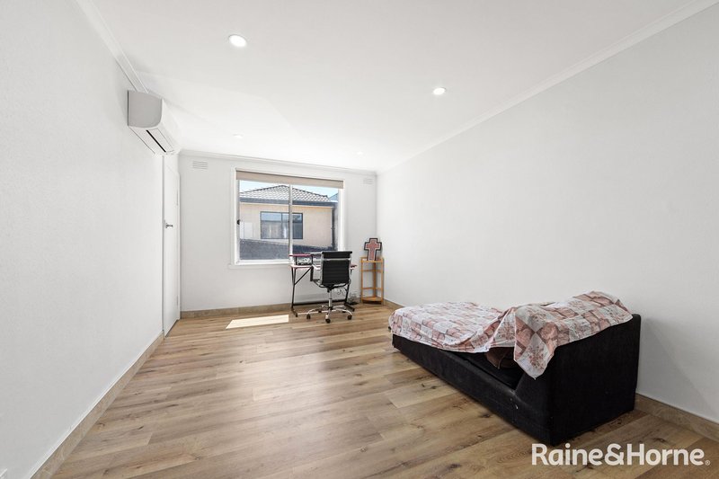 Photo - 4/79 Warwick Road, Sunshine North VIC 3020 - Image 2