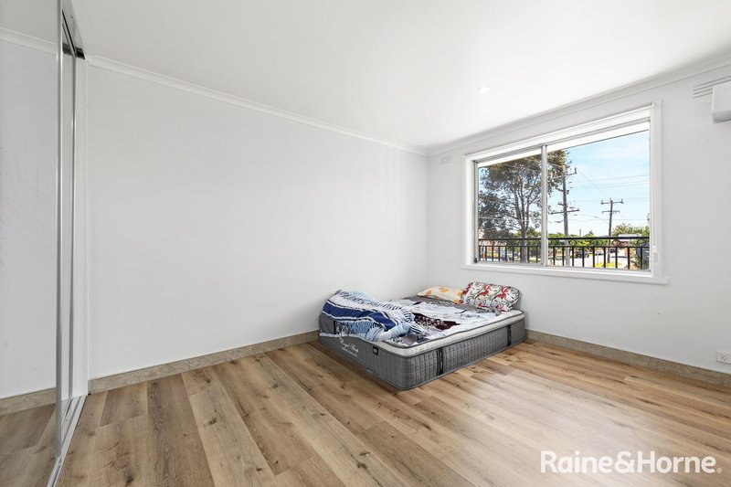 Photo - 4/79 Warwick Road, Sunshine North VIC 3020 - Image 4