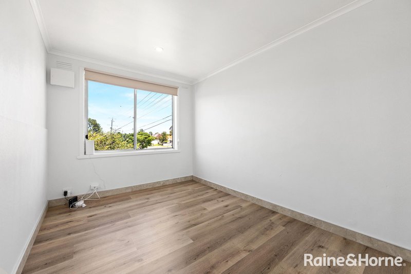 Photo - 4/79 Warwick Road, Sunshine North VIC 3020 - Image 5