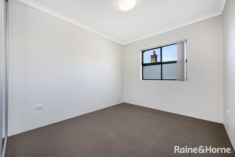 Photo - 4/8-10 Ewart Street, Marrickville NSW 2204 - Image 4