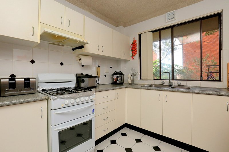 Photo - 4/8-12 Hixson Street, Bankstown NSW 2200 - Image 4