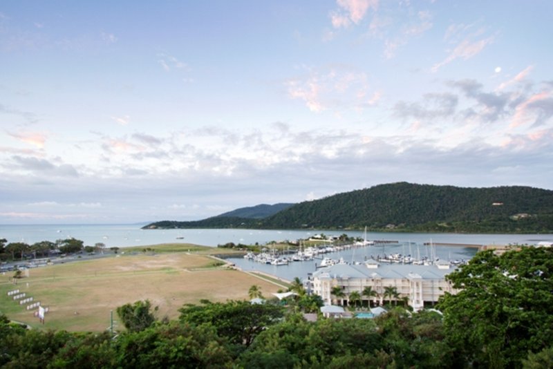 Photo - 48 & 48A / 5 Golden Orchid Drive, Airlie Beach QLD 4802 - Image 10