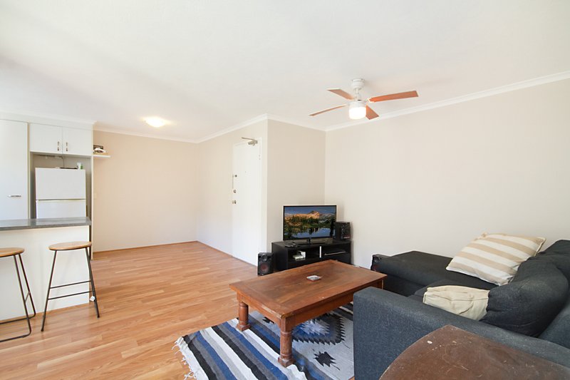 Photo - 4/8 Allara Avenue, Palm Beach QLD 4221 - Image 3