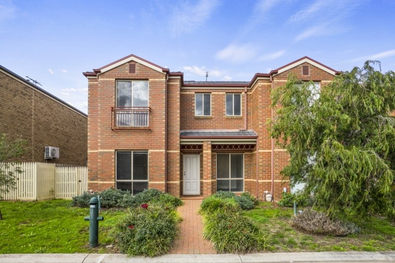 48 Amberlea Circuit, Taylors Hill VIC 3037