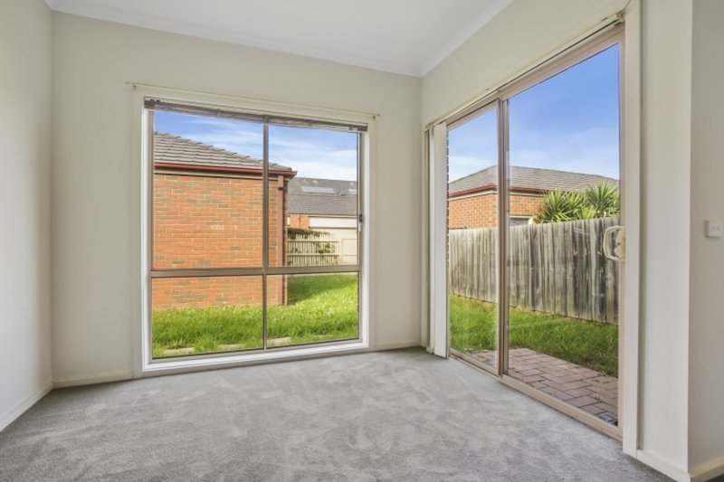 Photo - 48 Amberlea Circuit, Taylors Hill VIC 3037 - Image 6