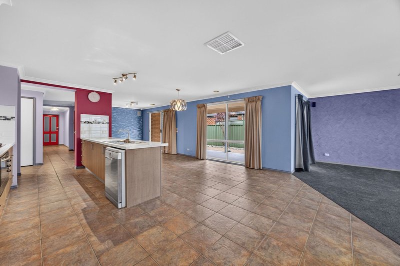 Photo - 48 Appletree Crescent, Shepparton VIC 3630 - Image 3
