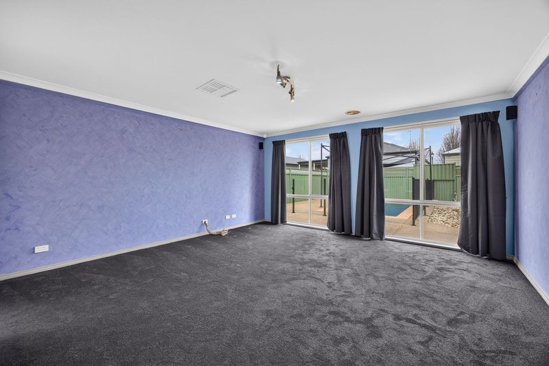 Photo - 48 Appletree Crescent, Shepparton VIC 3630 - Image 7