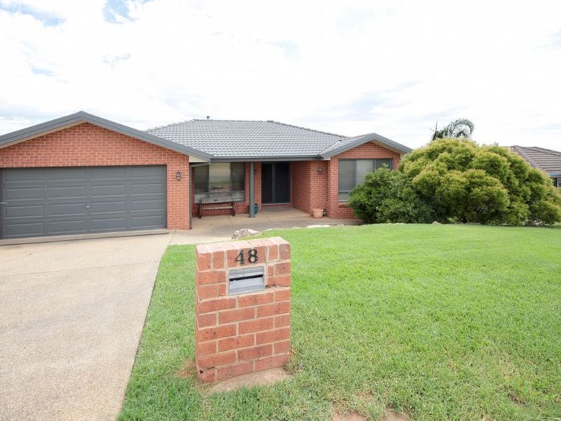 48 Avocet Drive, Estella NSW 2650