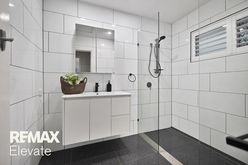 Photo - 48 Barnehurst Street, Tarragindi QLD 4121 - Image 16