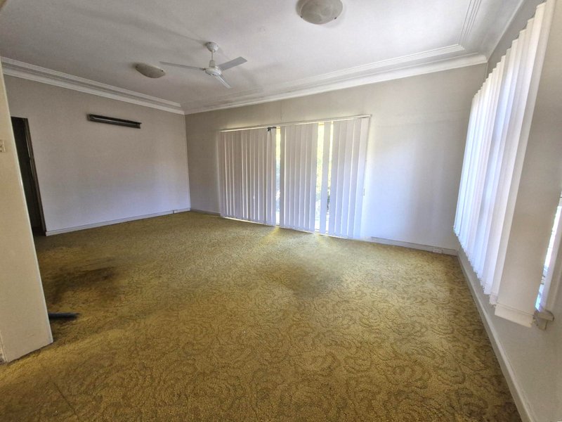 Photo - 48 Belmont Road, Glenfield NSW 2167 - Image 10