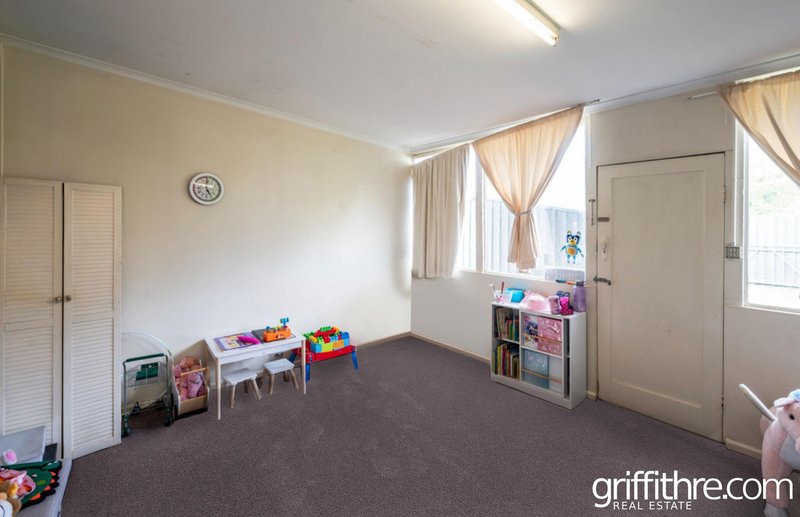 Photo - 48 Benerembah Street, Griffith NSW 2680 - Image 10