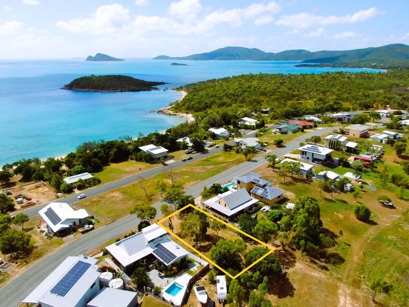 48 Blackcurrant Drive, Hideaway Bay QLD 4800