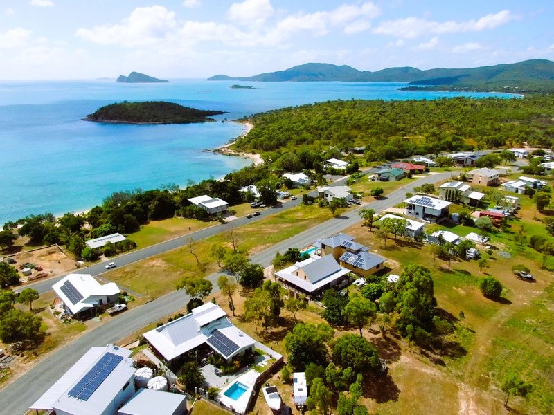 Photo - 48 Blackcurrant Drive, Hideaway Bay QLD 4800 - Image 6