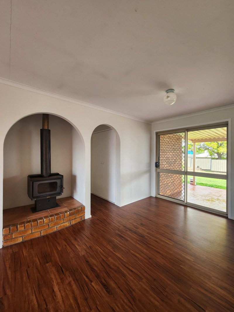 Photo - 48 Blue Gum Drive, Newtown QLD 4350 - Image 2