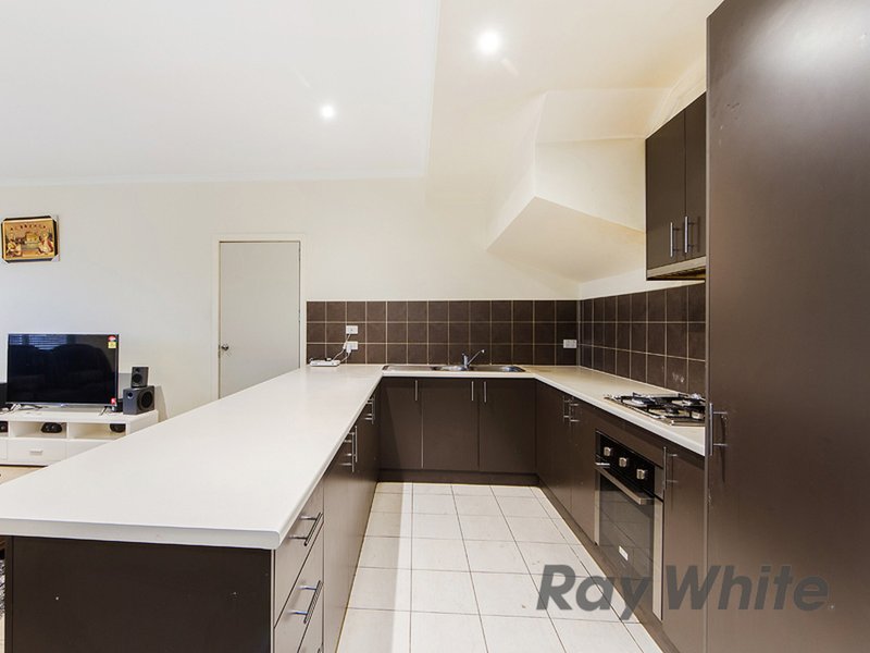 Photo - 4/8 Bond Avenue, St Albans VIC 3021 - Image 3