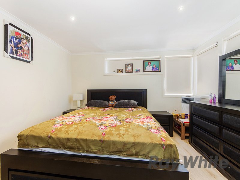 Photo - 4/8 Bond Avenue, St Albans VIC 3021 - Image 5