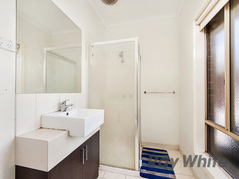 Photo - 4/8 Bond Avenue, St Albans VIC 3021 - Image 6