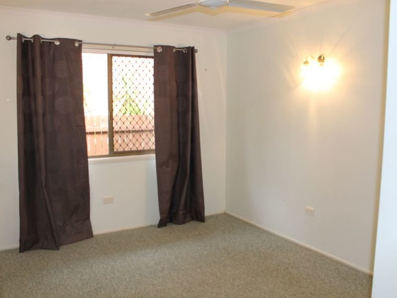 Photo - 48 Booth Avenue, Tannum Sands QLD 4680 - Image 10