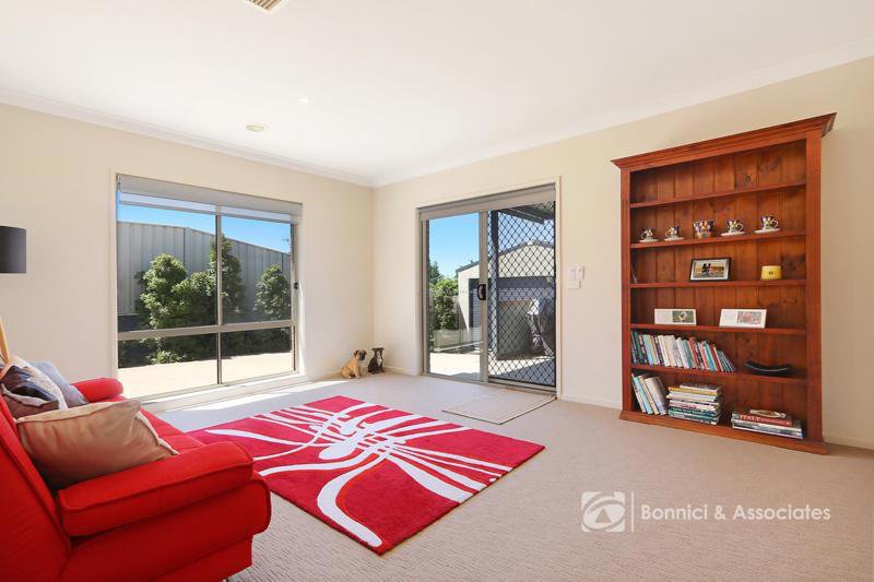 Photo - 48 Brewer Drive, West Wodonga VIC 3690 - Image 7