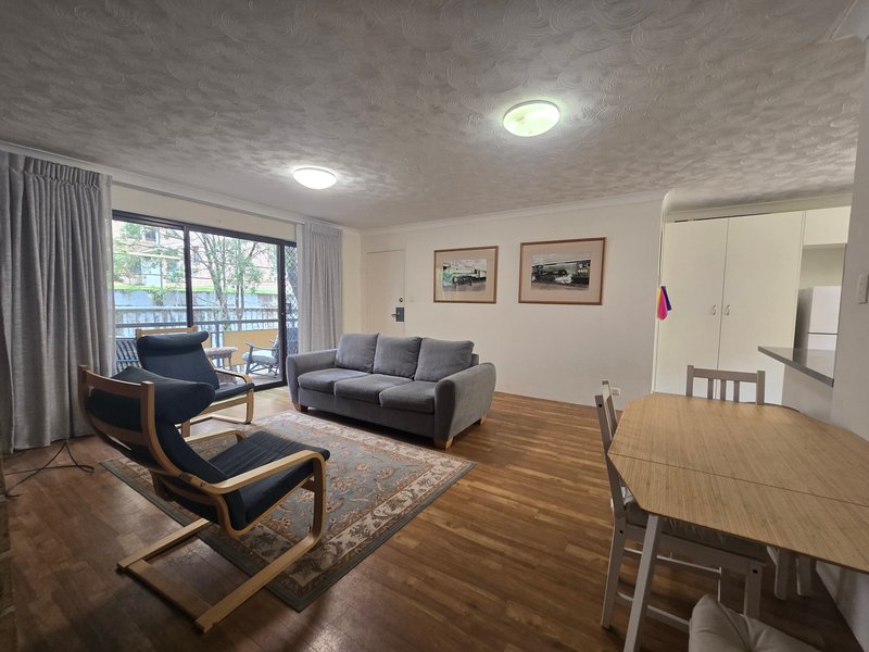 Photo - 4/8 Bryce Street, St Lucia QLD 4067 - Image 2