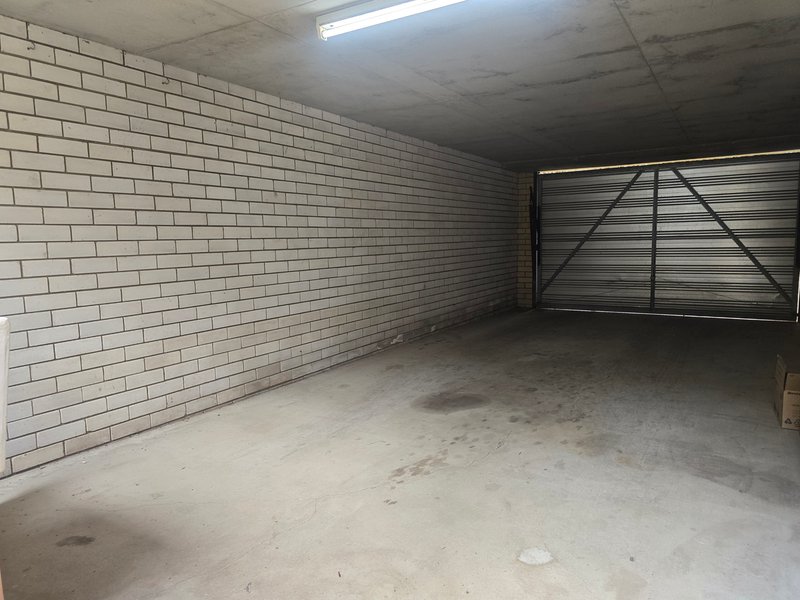 Photo - 4/8 Bryce Street, St Lucia QLD 4067 - Image 8