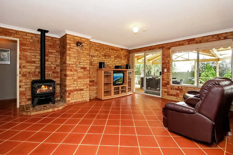 Photo - 48 Cadoux Loop, Hocking WA 6065 - Image 8