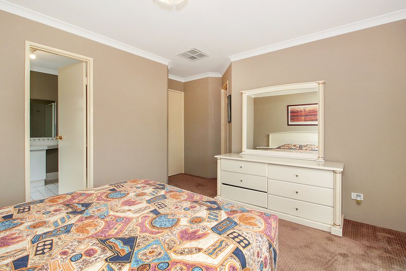 Photo - 48 Cadoux Loop, Hocking WA 6065 - Image 14