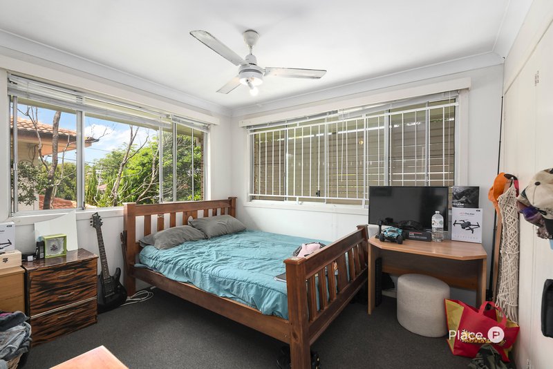 Photo - 48 Capella Street, Coorparoo QLD 4151 - Image 10