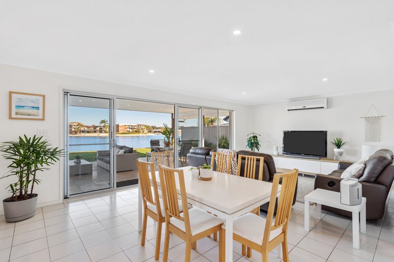 Photo - 48 Carrothool Place, Mooloolaba QLD 4557 - Image 5