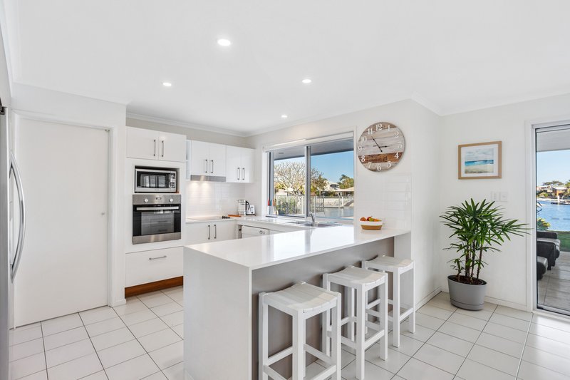 Photo - 48 Carrothool Place, Mooloolaba QLD 4557 - Image 17