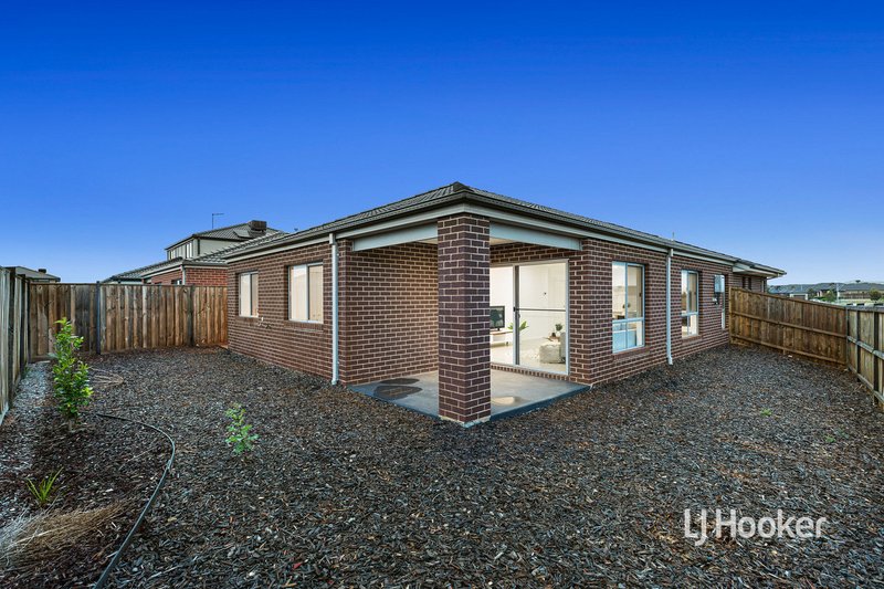 Photo - 48 Cassinia Circuit, Tarneit VIC 3029 - Image 15