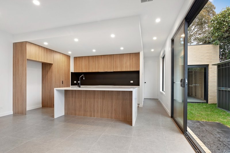 Photo - 4/8 Cecil Street, Frankston VIC 3199 - Image 3