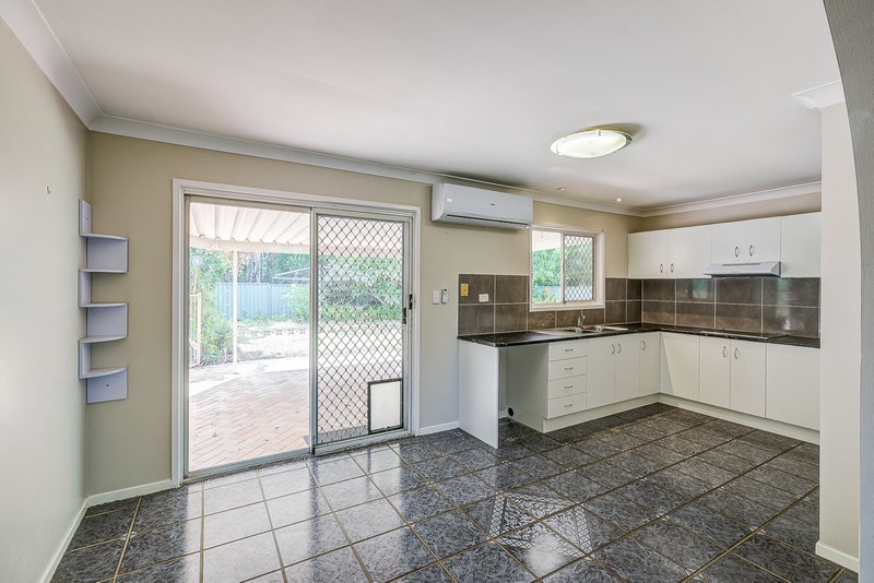 Photo - 48 Centaurus Crescent, Regents Park QLD 4118 - Image 6