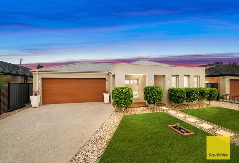 Photo - 48 Clarafield Crescent, Tarneit VIC 3029 - Image 2