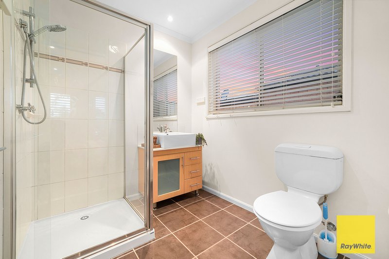 Photo - 48 Clarafield Crescent, Tarneit VIC 3029 - Image 6