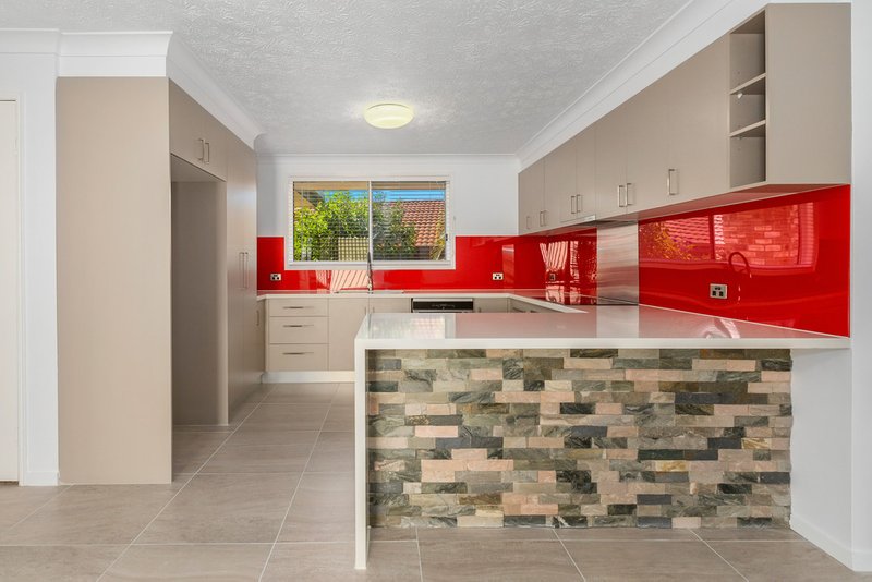 Photo - 48 Clonakilty Close, Banora Point NSW 2486 - Image 6