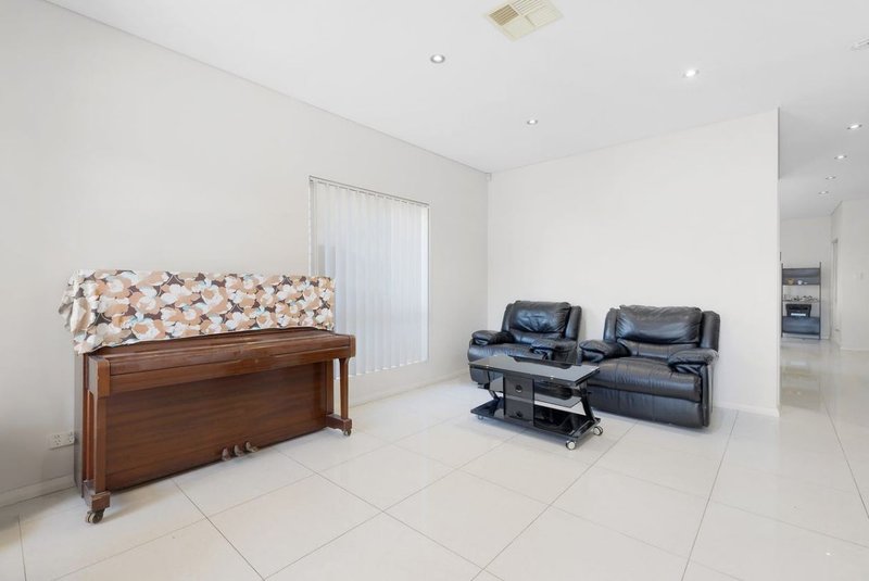 Photo - 48 Cooloongatta Road, Beverly Hills NSW 2209 - Image 4