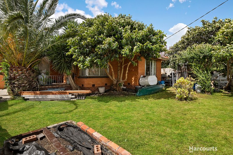 Photo - 48 Cosier Drive, Noble Park VIC 3174 - Image 8