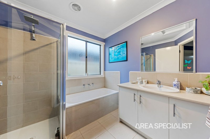 Photo - 48 Cumberland Drive, Pakenham VIC 3810 - Image 25