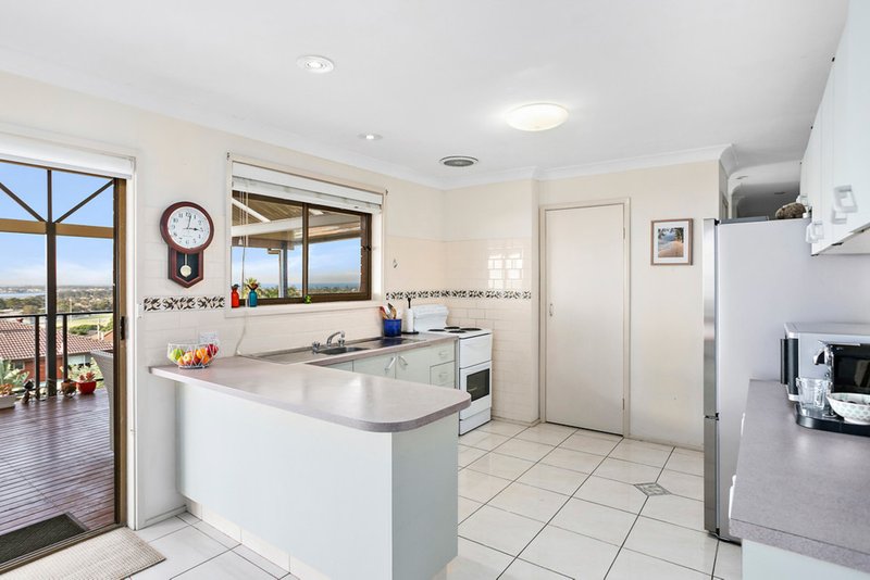 Photo - 48 Cuthbert Drive, Mount Warrigal NSW 2528 - Image 3