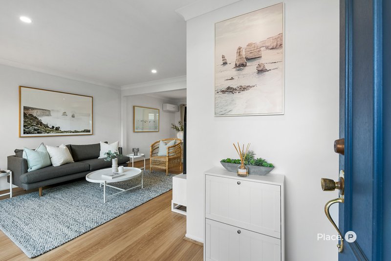Photo - 4/8 Deason Street, Sunnybank QLD 4109 - Image 2