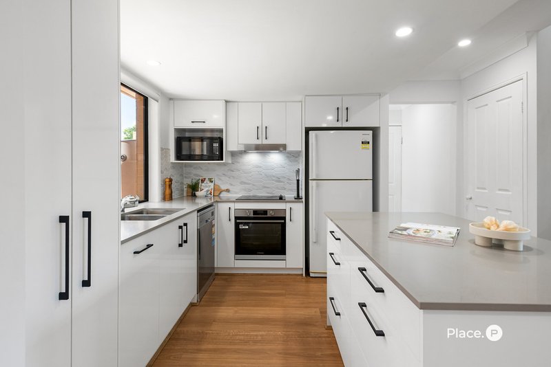 Photo - 4/8 Deason Street, Sunnybank QLD 4109 - Image 8