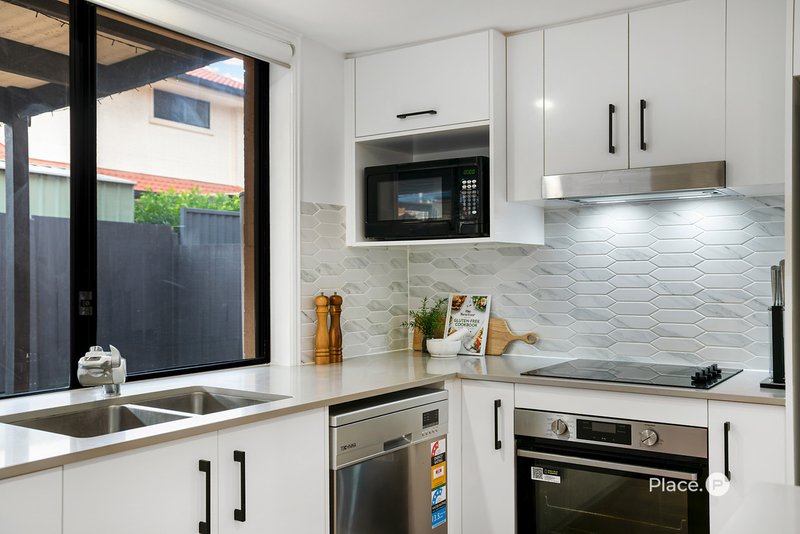 Photo - 4/8 Deason Street, Sunnybank QLD 4109 - Image 9