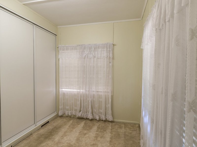 Photo - 48 Deighton Street, Mount Isa QLD 4825 - Image 5