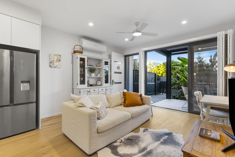 Photo - 48 Delta Circuit, Hope Island QLD 4212 - Image 4