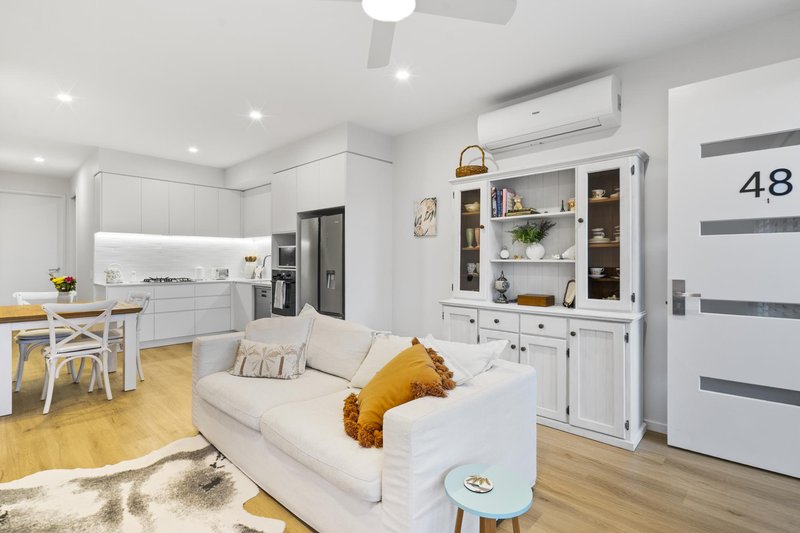 Photo - 48 Delta Circuit, Hope Island QLD 4212 - Image 6