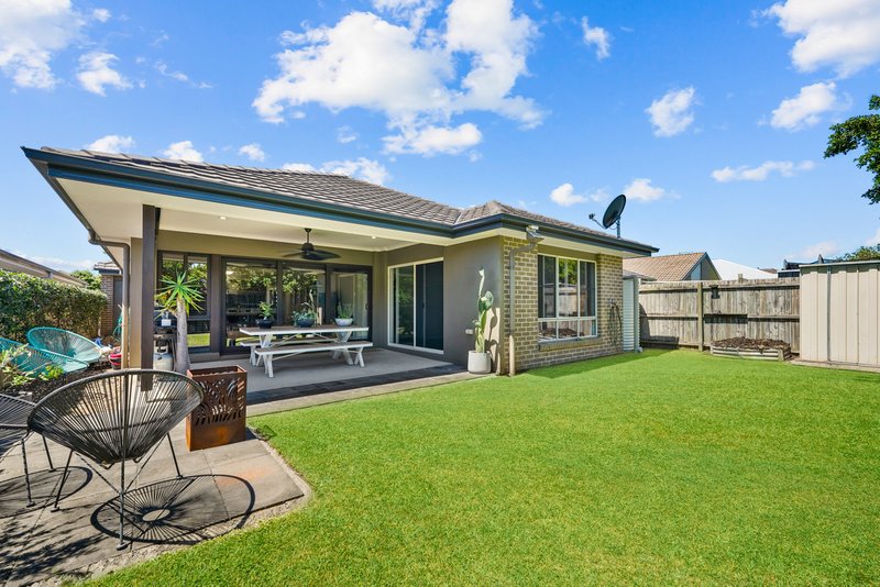 Photo - 48 Denham Crescent, North Lakes QLD 4509 - Image 18