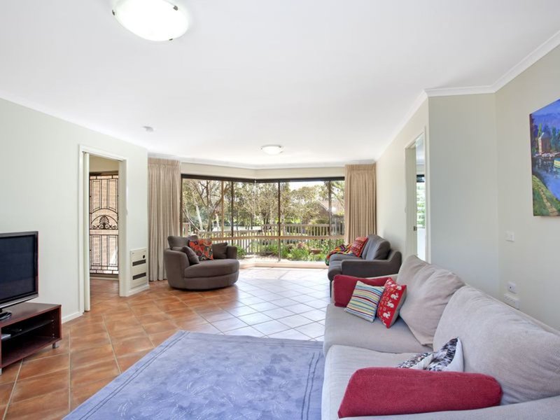 Photo - 48 Derrington Crescent, Bonython ACT 2905 - Image 3