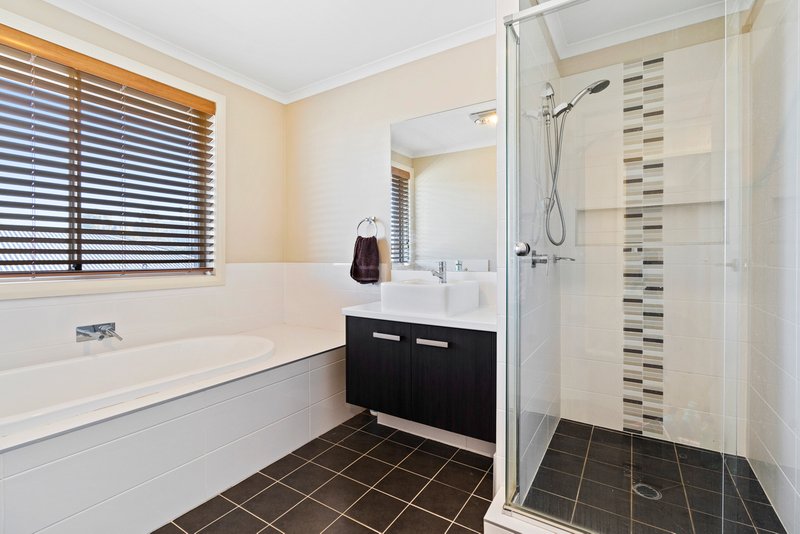 Photo - 48 Discovery Circuit, Gregory Hills NSW 2557 - Image 16